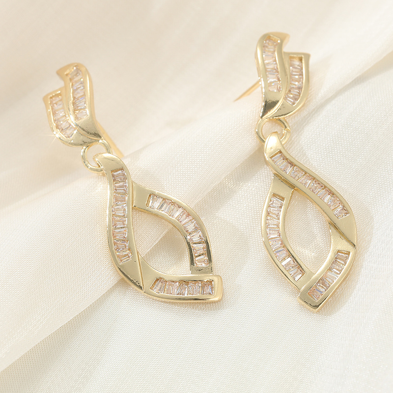 Women's Plated Twisted Rhombus Dangle Earrings with Synthetic Zirconia